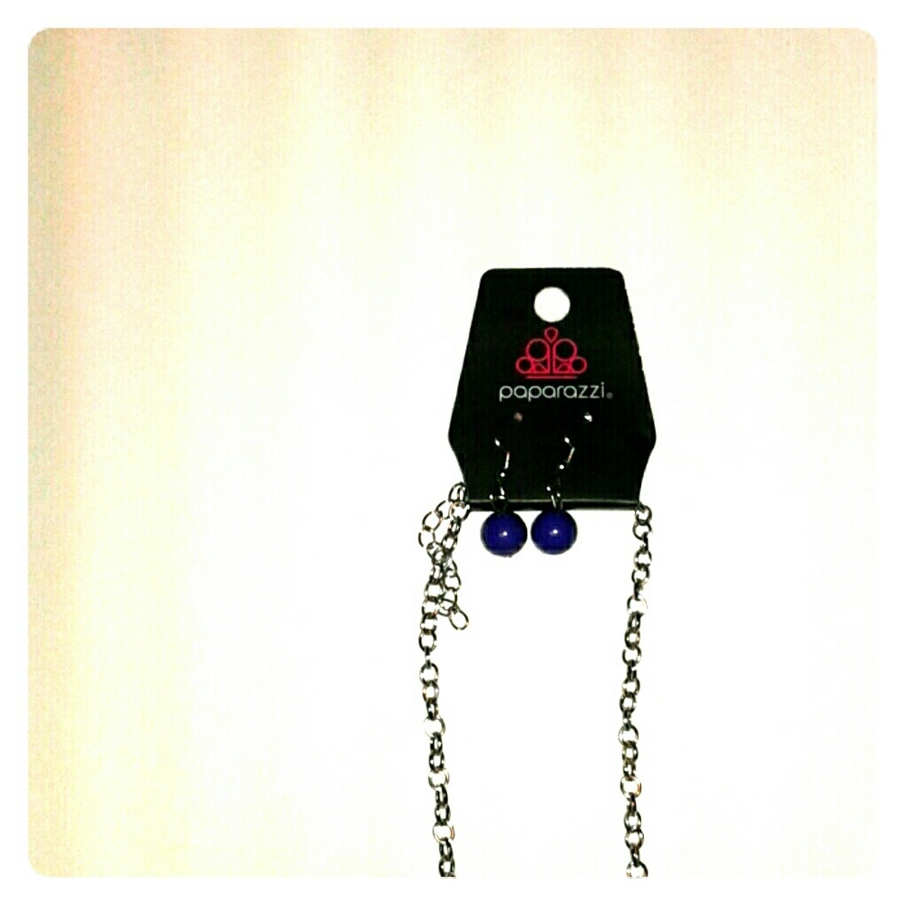 Silver necklace w/purple beads